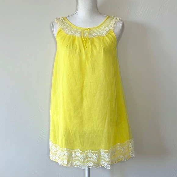 Vintage 60s Yellow Peignoir - Picture 1 of 4